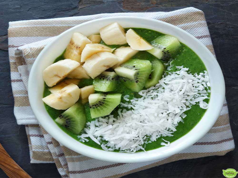 KALE KIWI SMOOTHIE BOWL