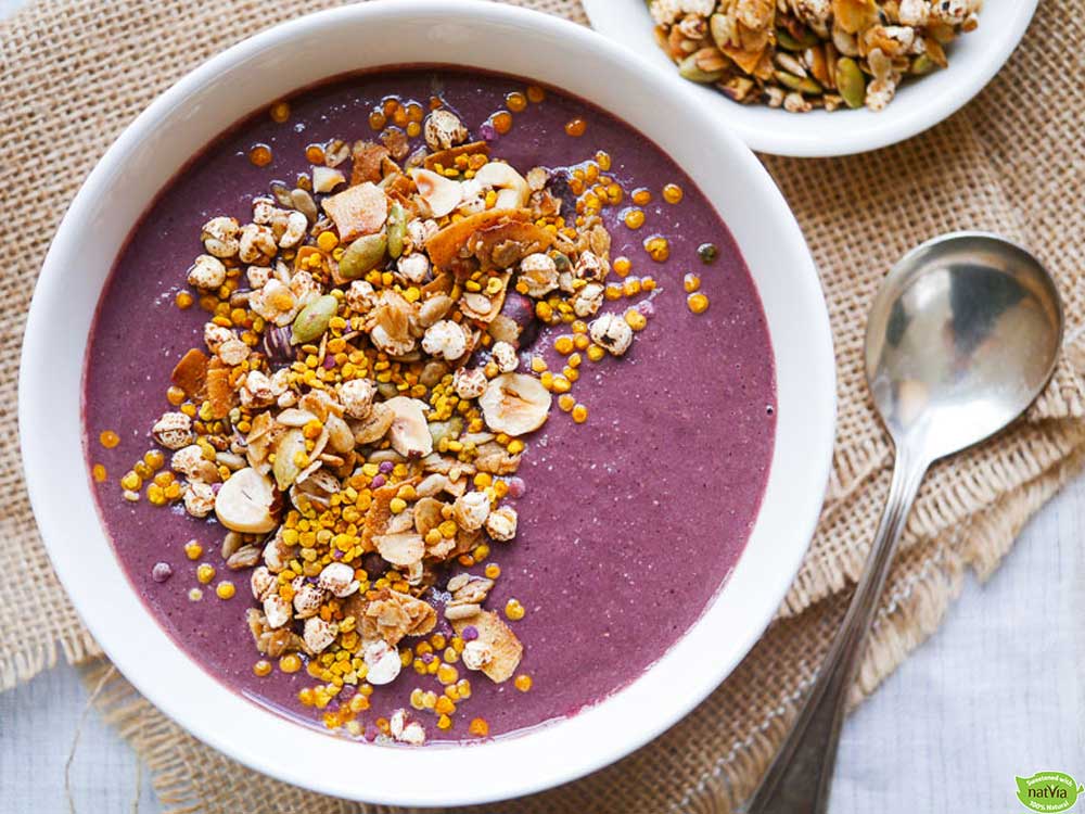 BEETROOT, BLACKBERRY & CHIA SMOOTHIE BOWL