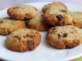 CARAMEL-STUFFED CHOC CHUNK COOKIES
