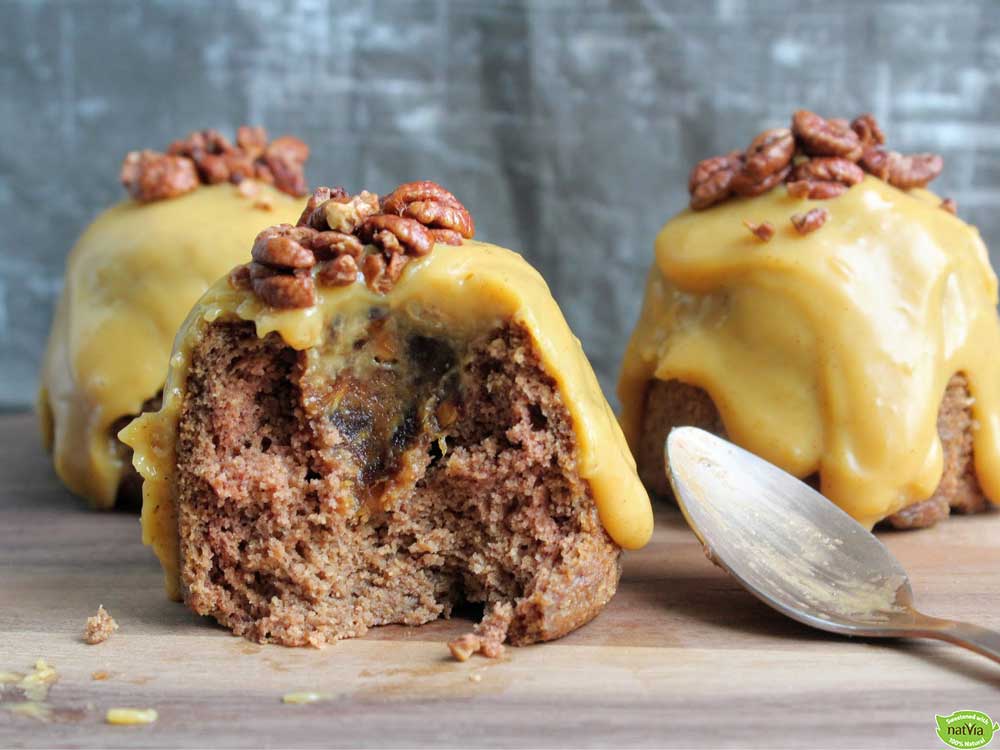 CARAMEL-STUFFED PUDDINGS & SPICED CUSTARD