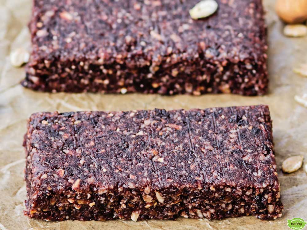 CHIA AND FRUIT ENERGY BARS