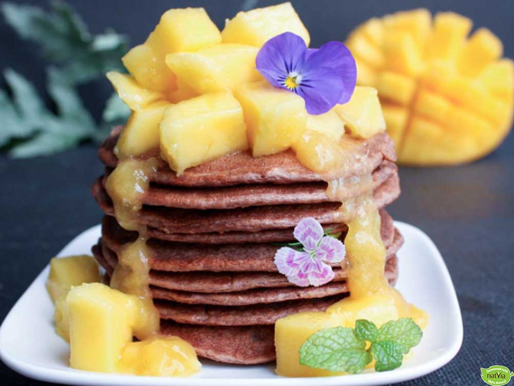 CHOCOLATE PROTEIN PANCAKES WITH MANGO