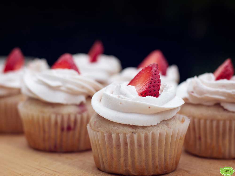 SUGAR FREE STRAWBERRY CUPCAKES