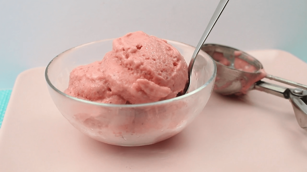 Vegan Strawberry Ice cream