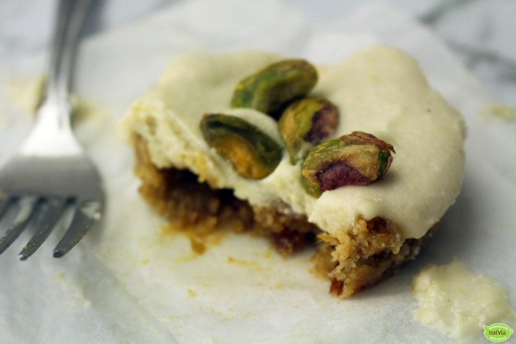 Mini Raw Vegan Pistachio Cheesecakes