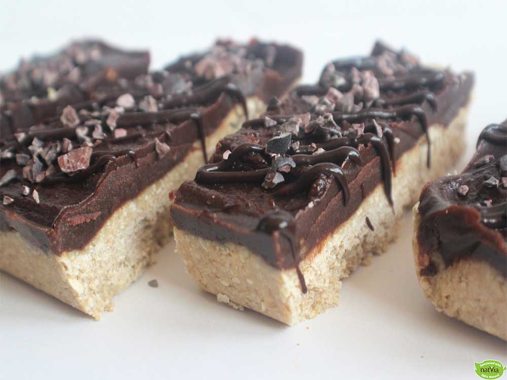 NO-BAKE CHOCOLATE, OAT & ALMOND BARS