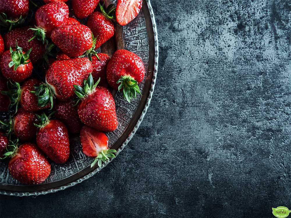 CASHEW-CUSTARD STRAWBERRY TARTS
