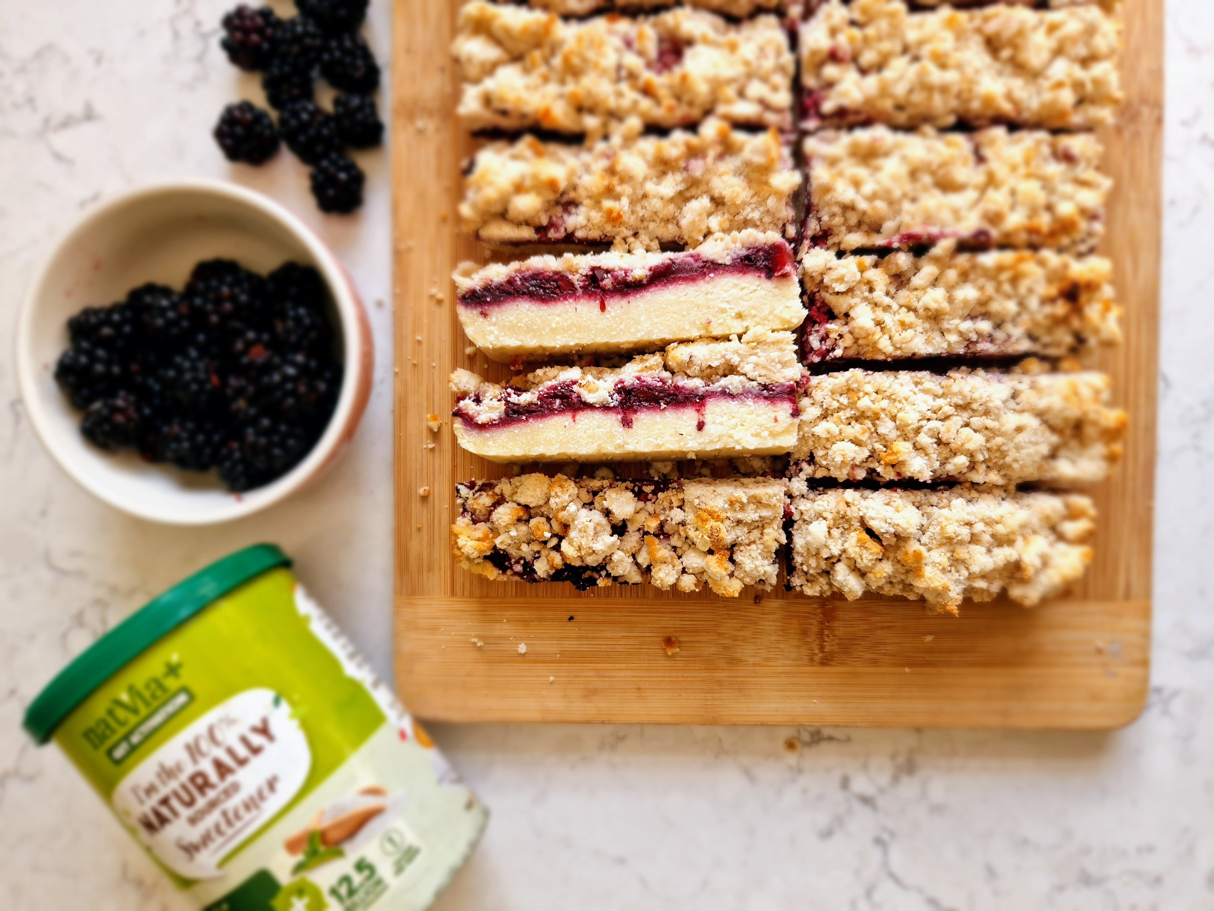 Blackberry Apple Crumble Bars