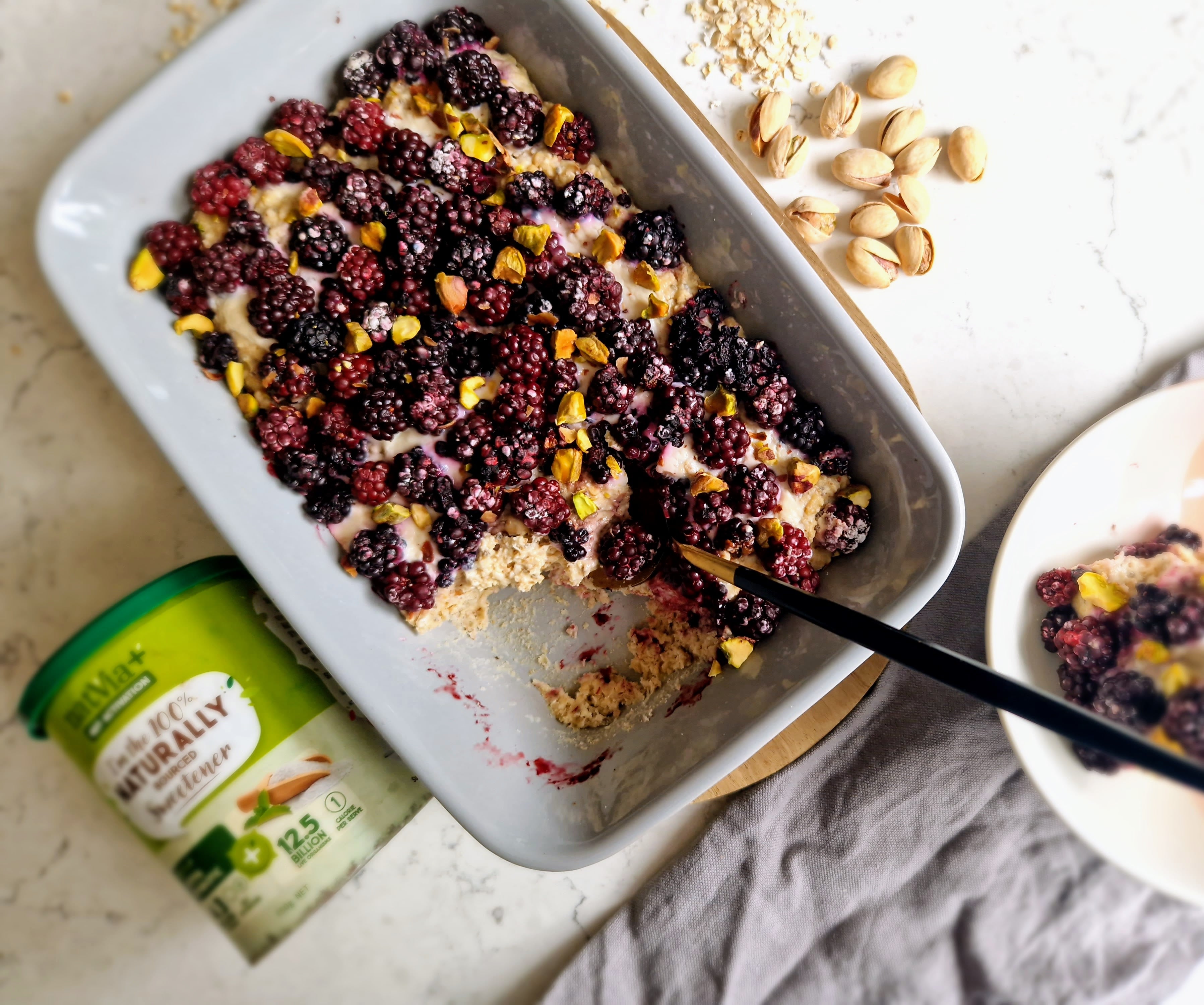 Mixed Berries & Pistachio Baked Oats