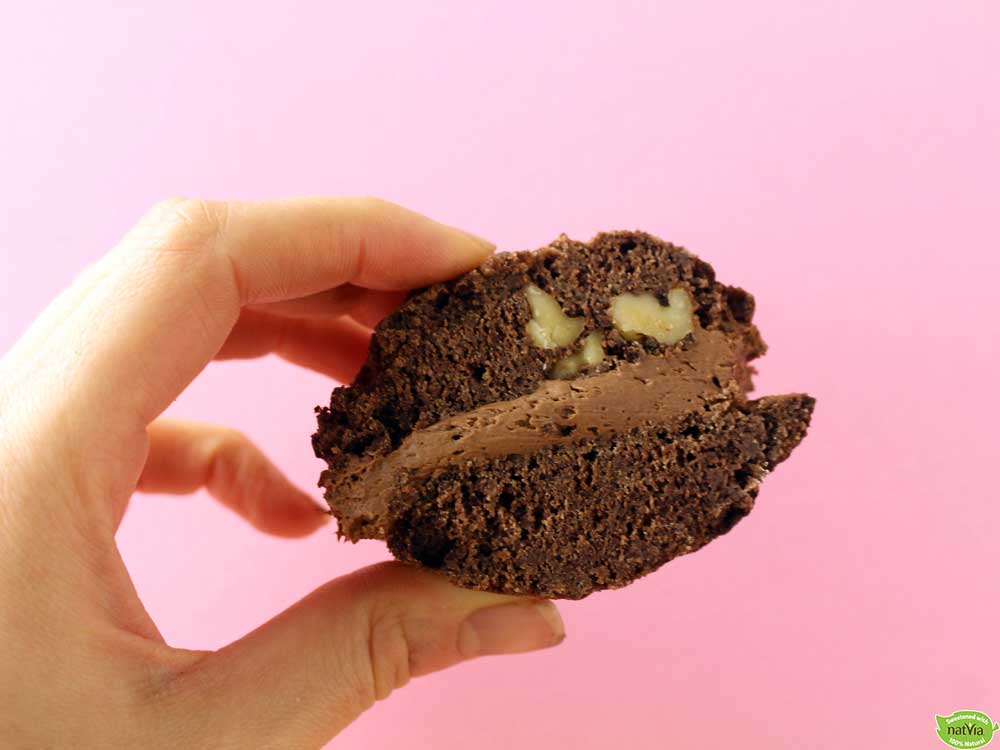 CHOCOLATE GANACHE COOKIE SANDWICH