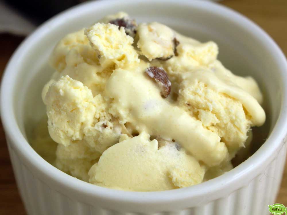 CREAM CHEESE AND HAZELNUT ICE CREAM