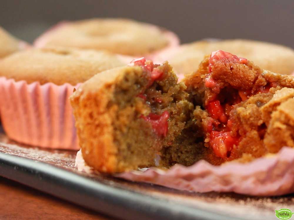 GOOEY RASPBERRY MUFFINS