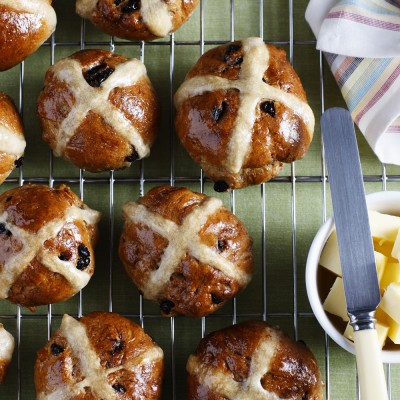 HOT-CROSS-BUNS