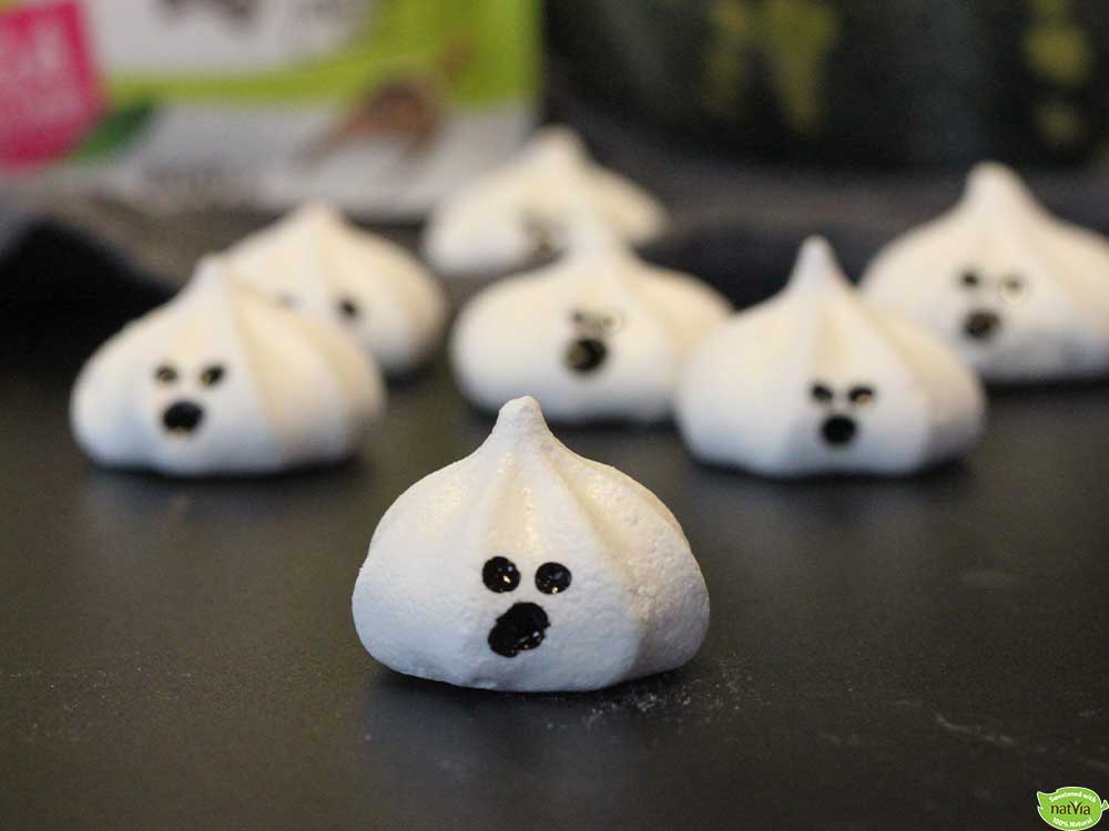 Keto Vegan Mini Meringue Ghosts