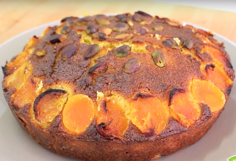 LOW SUGAR ORANGE PISTACHIO CAKE