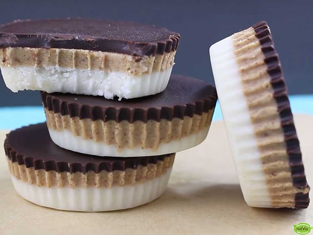 TRIPLE LAYER COCONUT CUPS