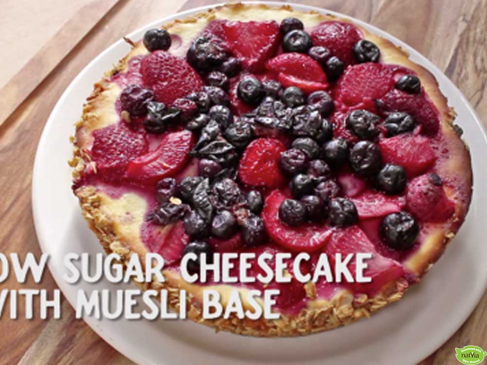 VIDEO: LOW SUGAR CHEESECAKE WITH MUESLI BASE