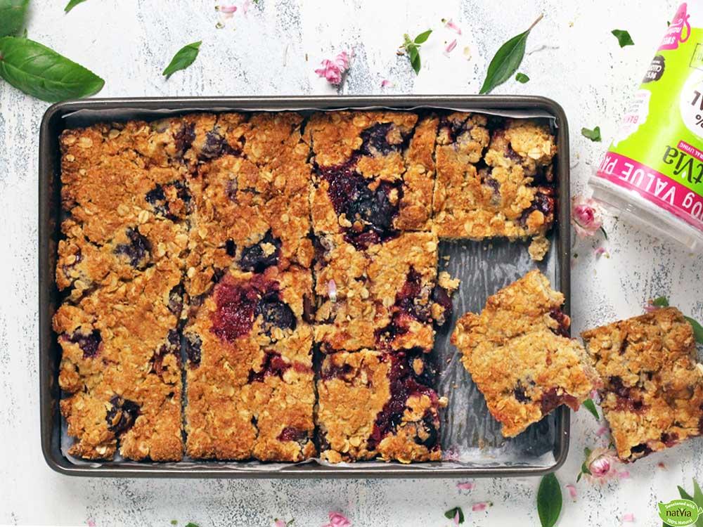 Cherry Cinnamon Oat Slice