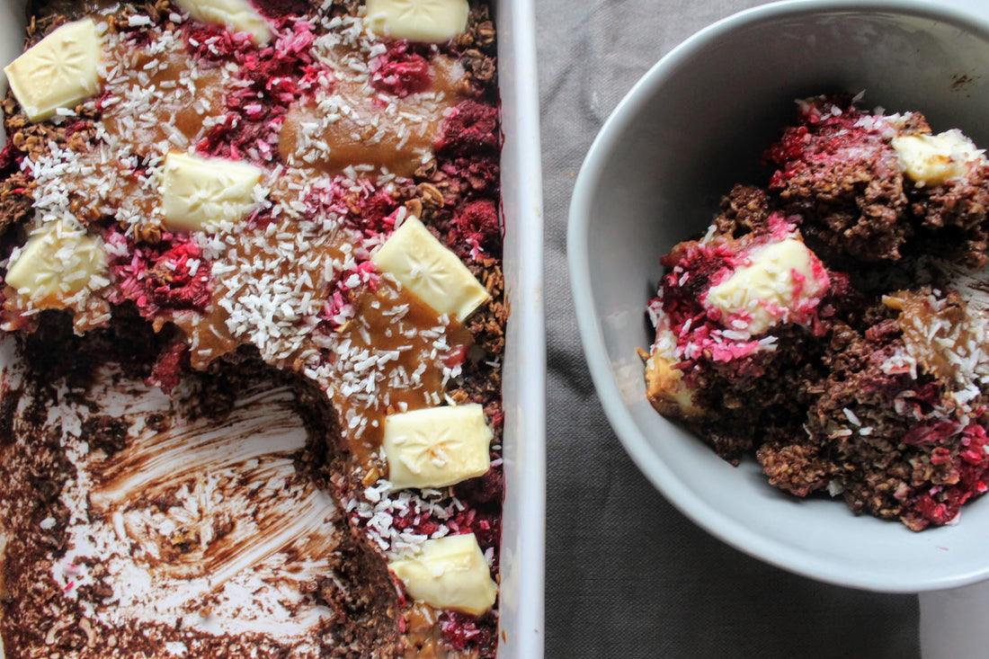 DOUBLE CHOCOLATE, RASPBERRY & COCONUT BAKED OATS