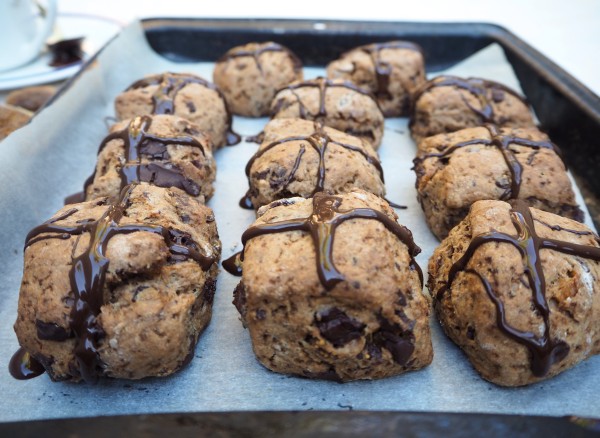 SUGAR FREE FIG AND DARK CHOCOLATE HOT CROSS SCONES