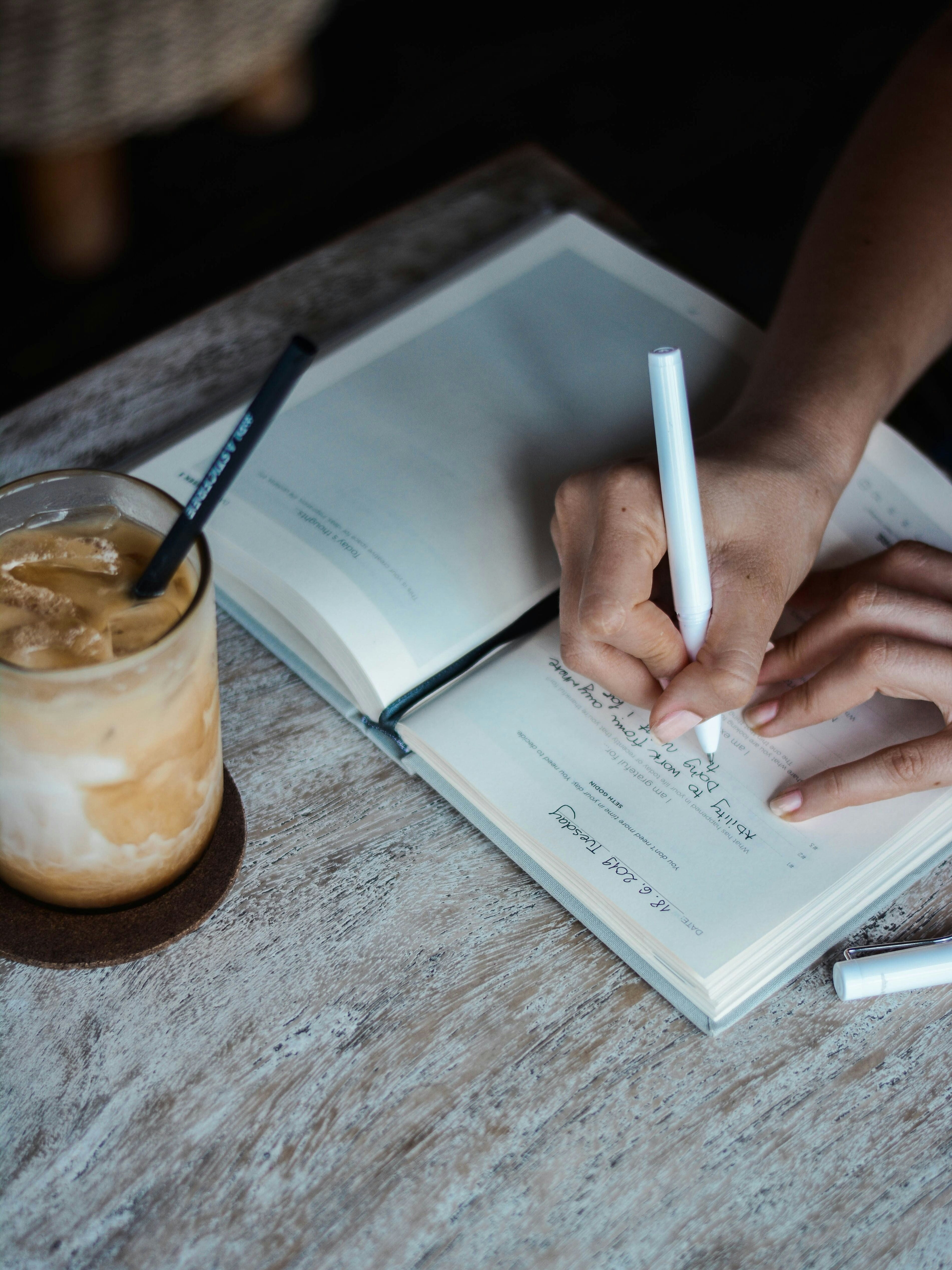 Clear the Mental Clutter: How Journaling Helps You Reset